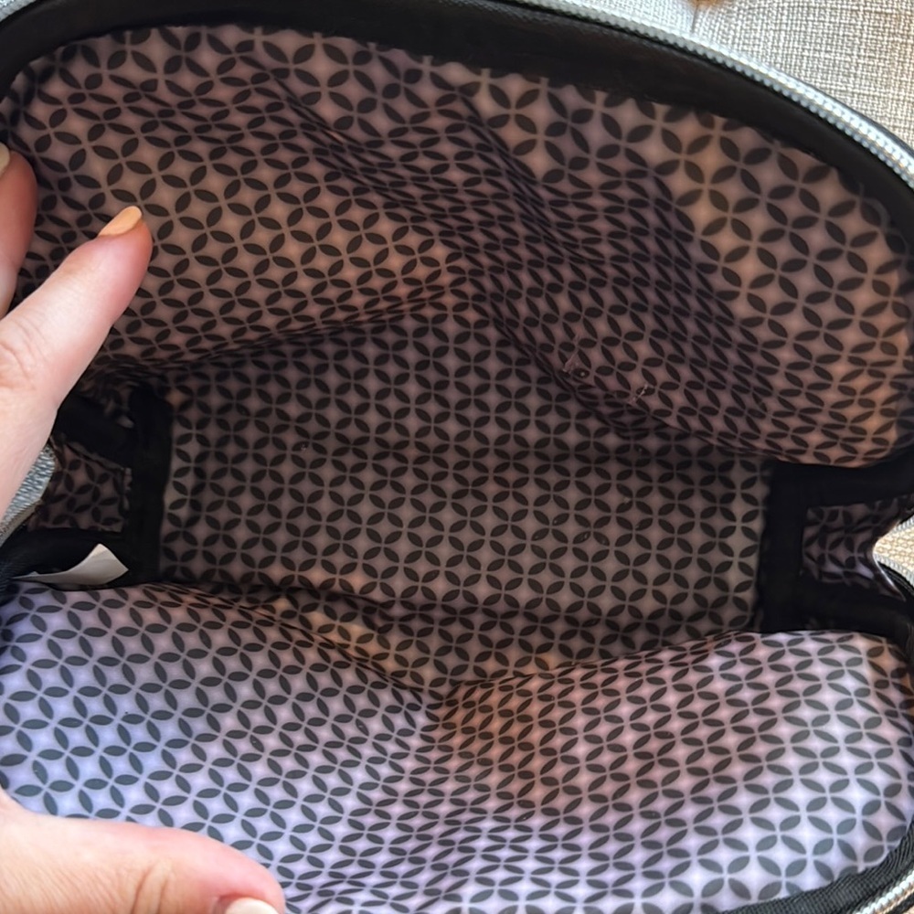 Bare Minerals Light Blue Cosmetic Bag with Top Zip Closure NWOT - Picture 5 of 6